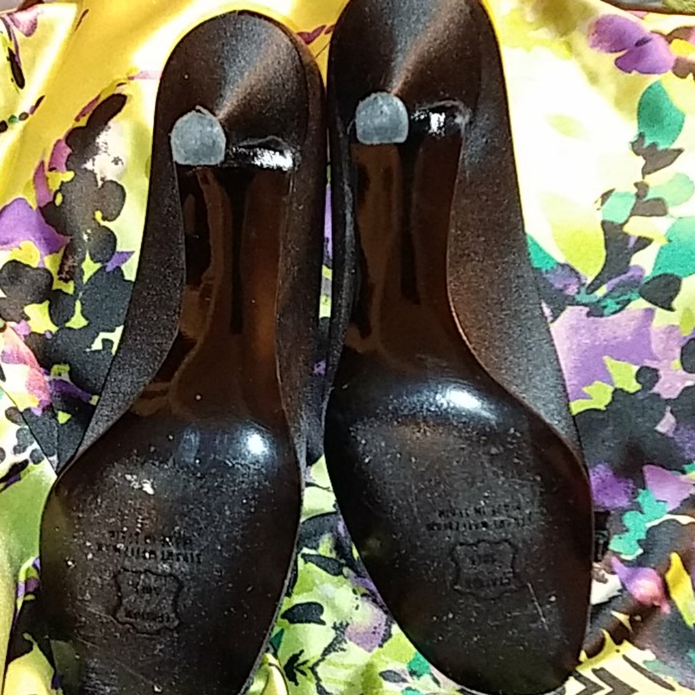 Shoes - Picture 3 of 4